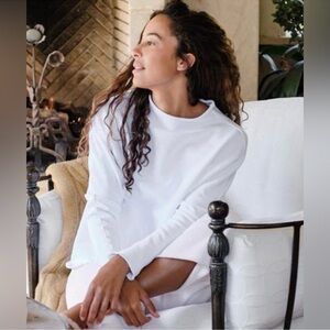 Frank & Eileen Effie Long-Sleeve Funnel Neck Capelet
Heritage Jersey White Large